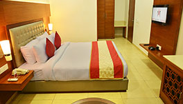 Mint Hotel Premia-Premium Room-6